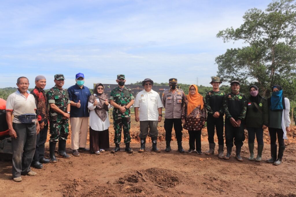 IMG 20220917 WA0008 Perkuat Sinergi Ketahanan Pangan, Kodam VI/Mlw Latihkan Pelatihan Tanaman Sorgum di Lahan Transad PROKALTIM