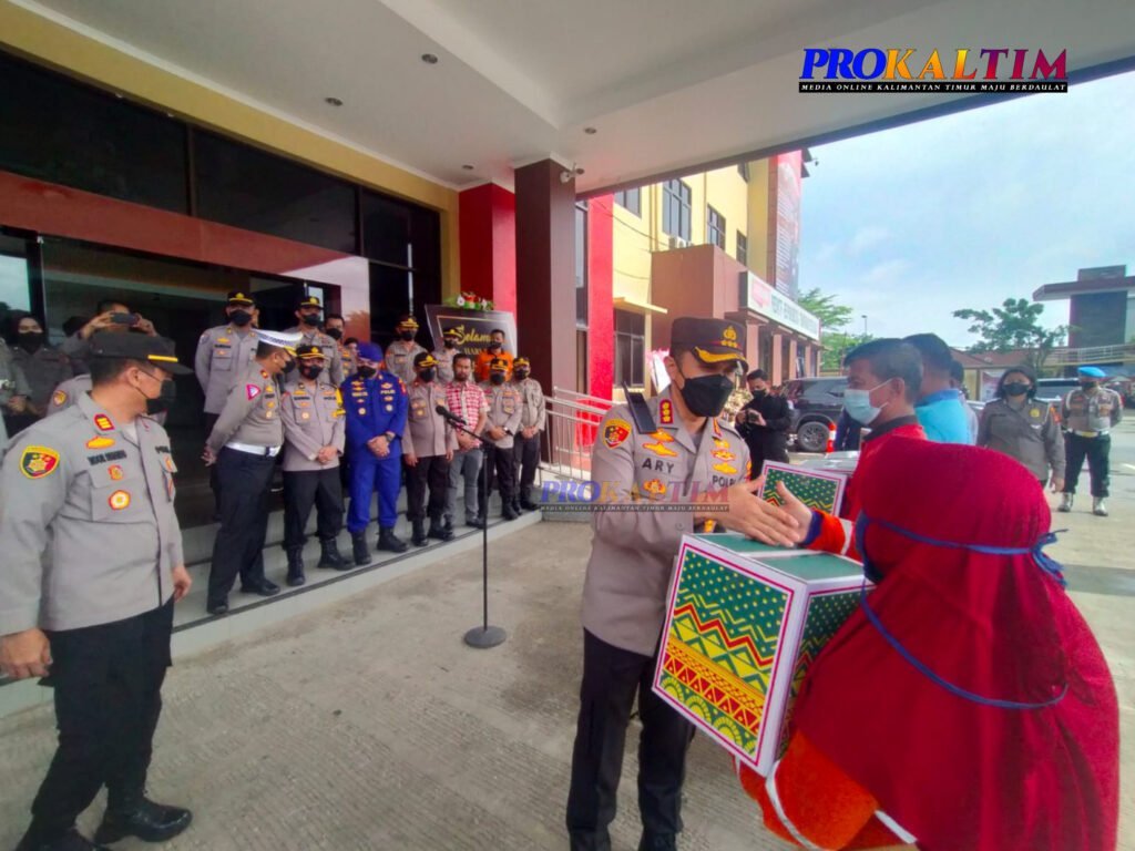 InShot 20220909 150410838 Bansos Polri, 10 Ton Beras Disalurkan Polresta Samarinda PROKALTIM