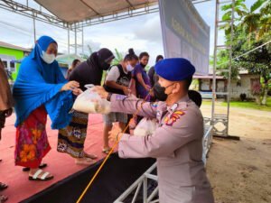 InShot 20220909 153502358 Jum'at Berbagi, Satpolair Polresta Samarinda kolaborasi Kemanusiaan Bersama Warga Sambutan PROKALTIM