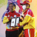 Menpora Berikan Penghargaan Pembina Olahraga Berprestasi Kepada Wali Kota Balikpapan