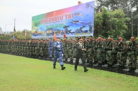 20221006 075714 Mayjen TNi Tri Budi Utomo Pimpin Upacara Peringatan HUT TNI ke-77 PROKALTIM