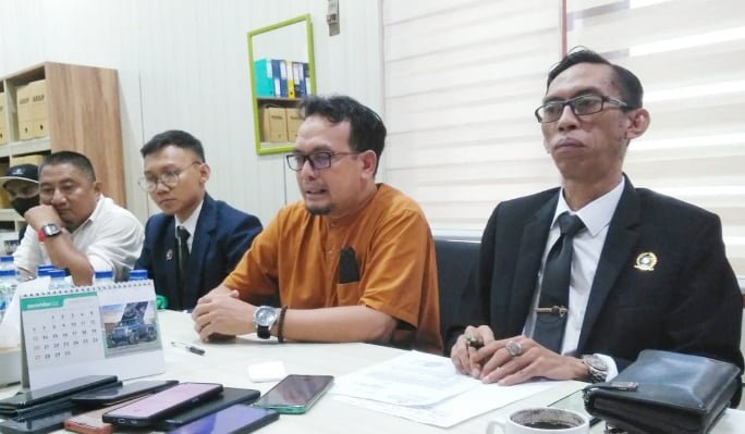 20221018 085902 Diperiksa 1 Jam, Syukri Wahid Ditanya Pencemaran Nama Baik. Ini Klarifikasinya PROKALTIM