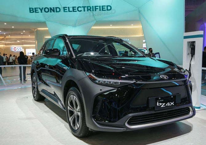 62f71ce451f6d Toyota bZ4X Mobil Listrik Kendaraan Resmi G20 PROKALTIM