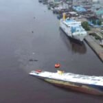 Evakuasi Kapal Feri KM Roro Satya Kencana III yang Tenggelam di Pelabuhan Panglima Utar Kumai