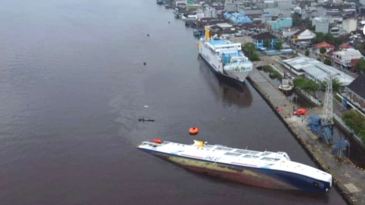 IMG 20221020 WA0012 Evakuasi Kapal Feri KM Roro Satya Kencana III yang Tenggelam di Pelabuhan Panglima Utar Kumai PROKALTIM