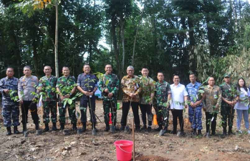 Screenshot 10 15 2022 11 59 35 AM Kodam VI/Mlw laksanakan Reboisasi dan Reklamasi dalam rangka peringatan HUT ke 77 TNI PROKALTIM
