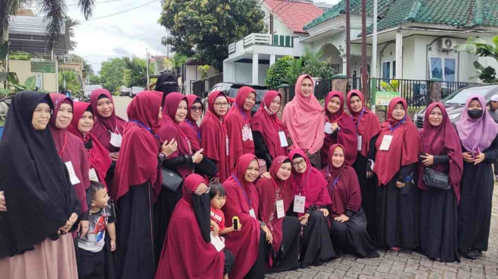 629a6439 cb6b 4b68 b0a0 9a8c09684e48 Safari Dakwah Oki Setiana Dewi di Balikpapan dan PPU Dihadiri Lebih dari 5.000 Jamaah PROKALTIM