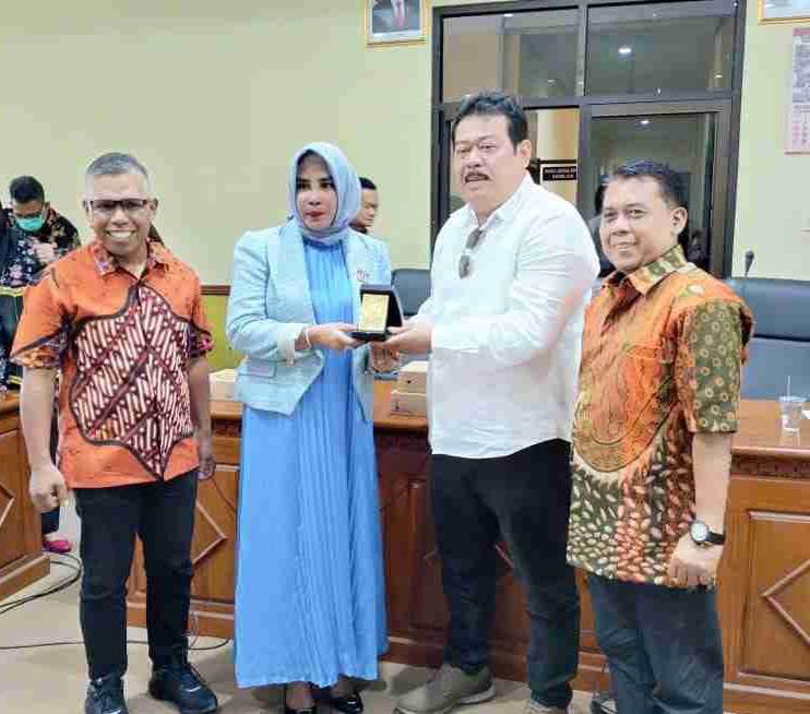 WhatsApp Image 2022 11 04 at 18.00.16 DPRD Kota Balikpapan Kunker Ke DPRD Kabupaten Sidoarjo PROKALTIM