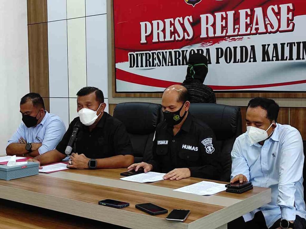 WhatsApp Image 2022 11 25 at 17.02.47 Polda Kaltim Gelar Konferensi Pers, 5 Kg Jenis Sabu Berhasil Digagalkan Jajaran Ditresnarkoba Polda Kaltim PROKALTIM
