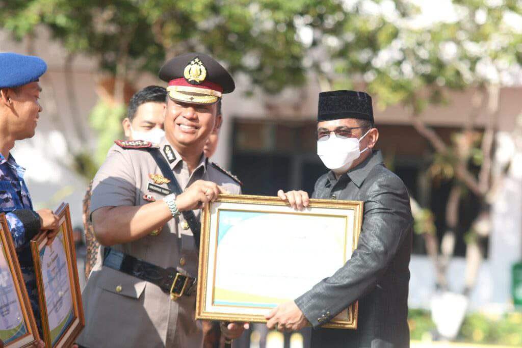 b543c4e4 05c5 4f40 b071 3b1b3719d5c2 Terima Penghargaan di HKN, Kapolresta: Ini Saya Dedikasikan untuk Seluruh Personel Polresta Balikpapan PROKALTIM
