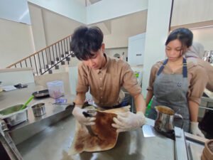 InShot 20221229 193259610 Pertama di Samarinda, Konsep Tempat dan Menu Asal Negeri Jiran Malaysia PROKALTIM
