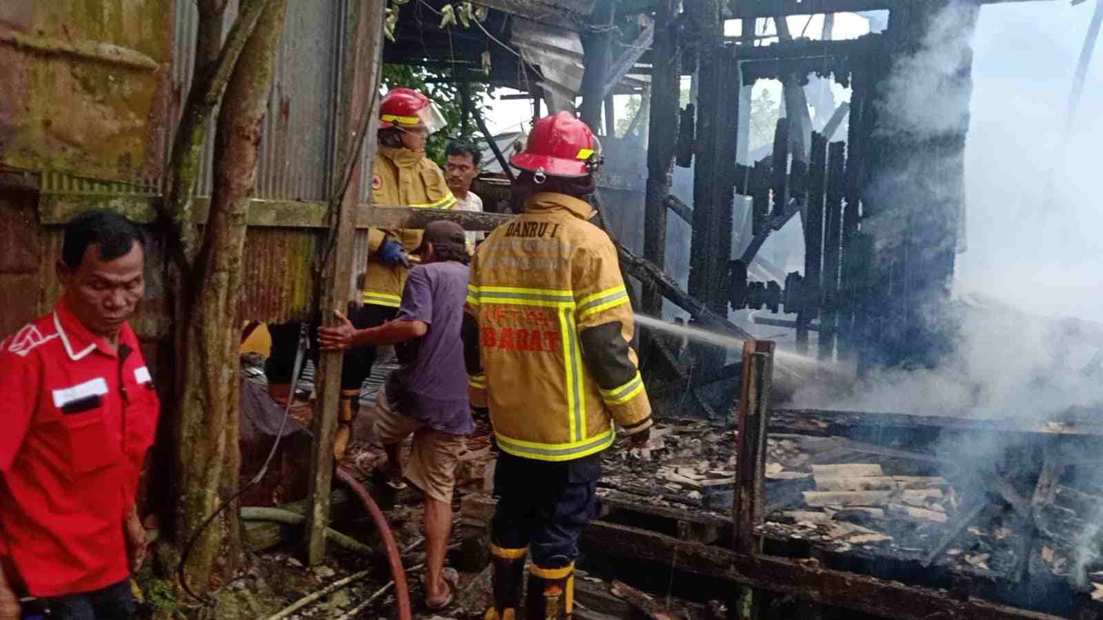 Tiga Rumah Jumpi Kampung Baru Ulu kota Balikpapan, dilahap si jago merah