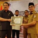 Ketua DPRD Balikpapan Terima Penghargaan dan Akan Terus Mendukung Program Karang Taruna Kota Balikpapan