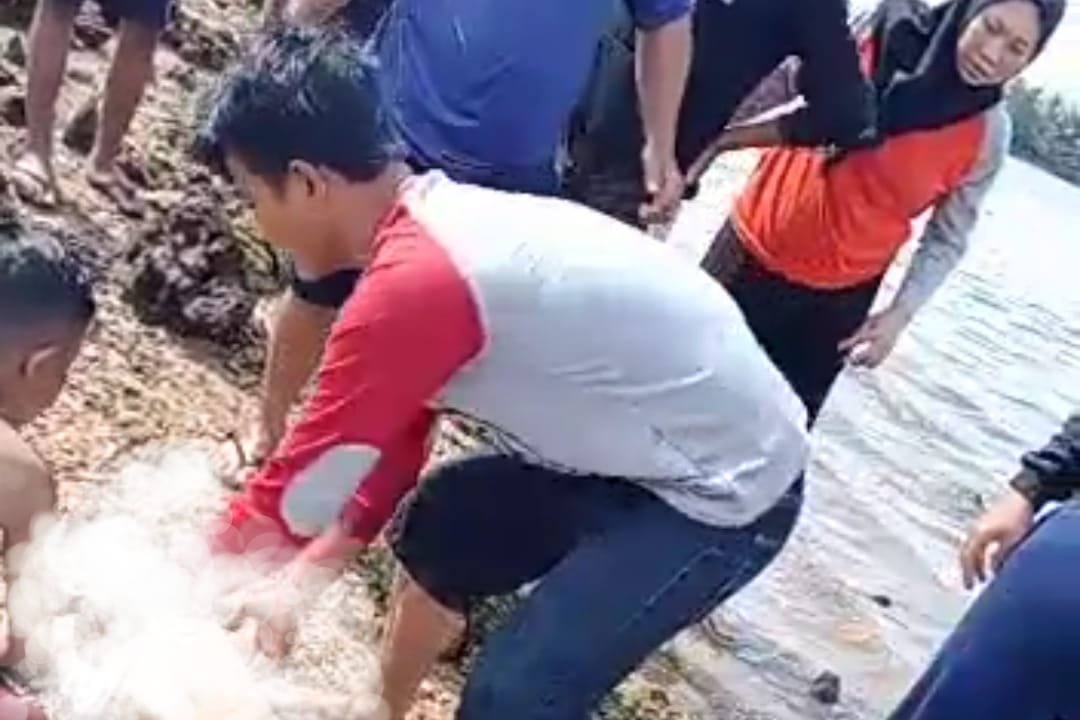 pelajar sekolah tenggelam