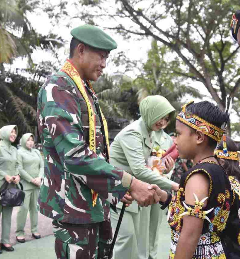 Kunjungan Perdana Pimpinan Tertinggi Kodam VI/Mlw di Satuan Batalyon Kaveleri 13/SL