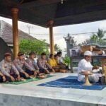Hari Raya Siwaratri, Anggota Polri Polda Kaltim dan Polres Jajaran yang Beragama Hindu melaksanakan Persembahyangan Bersama