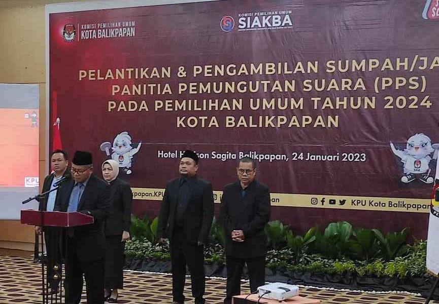 KPU Balikpapan Melantik dan Pengambilan Sumpah Petugas PPS Balikpapan