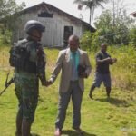 Setelah 14 Bulan Ditinggal Mengungsi, Prajurit Mulawarman Berikan Harapan Baru di Distrik Suru-Suru