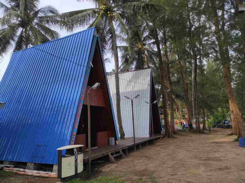 Liburan Seru Di Pantai Smacly Lamaru, Ada 2 Unit Villa