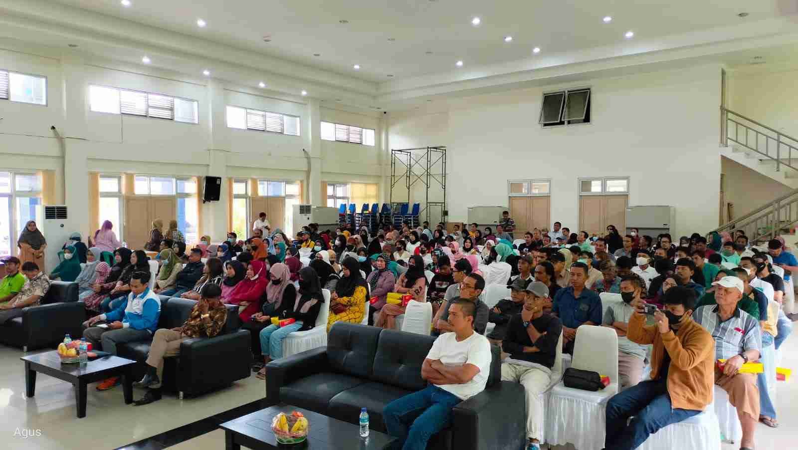 Ketua DPRD Balikpapan Abdulloh menggelar dialog dengan warga Kelurahan Graha Indah bertempat di Aula Kecamatan Balikpapan Utara