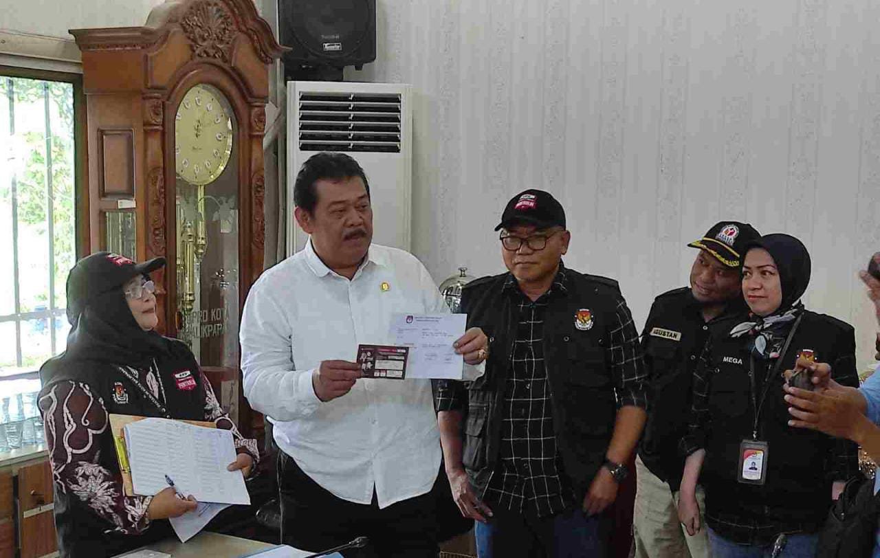 Sosialisasi KPU Balikpapan di Ruang Rapat DPRD Balikpapan dan Ketua DPRD Abdulloh Pertama Coklit