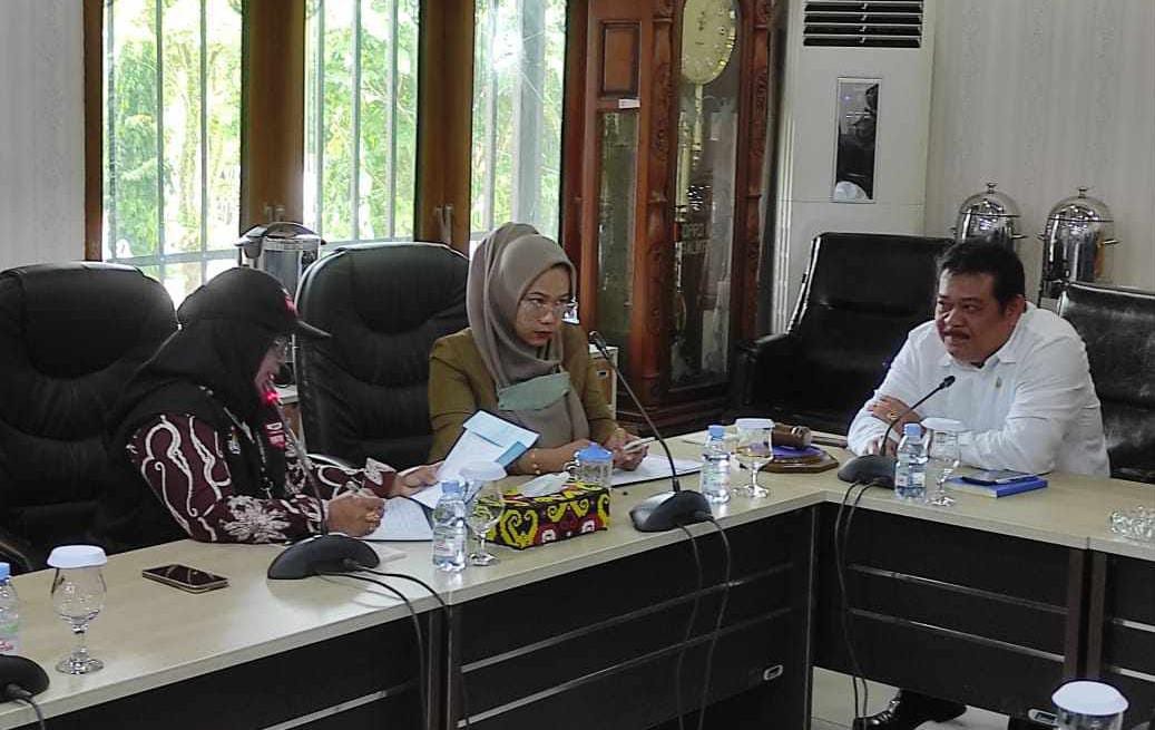 Perdana Coklit, Ketua DPRD Abdulloh Lakukan Coklit Didampingi Ketua KPU Balikpapan