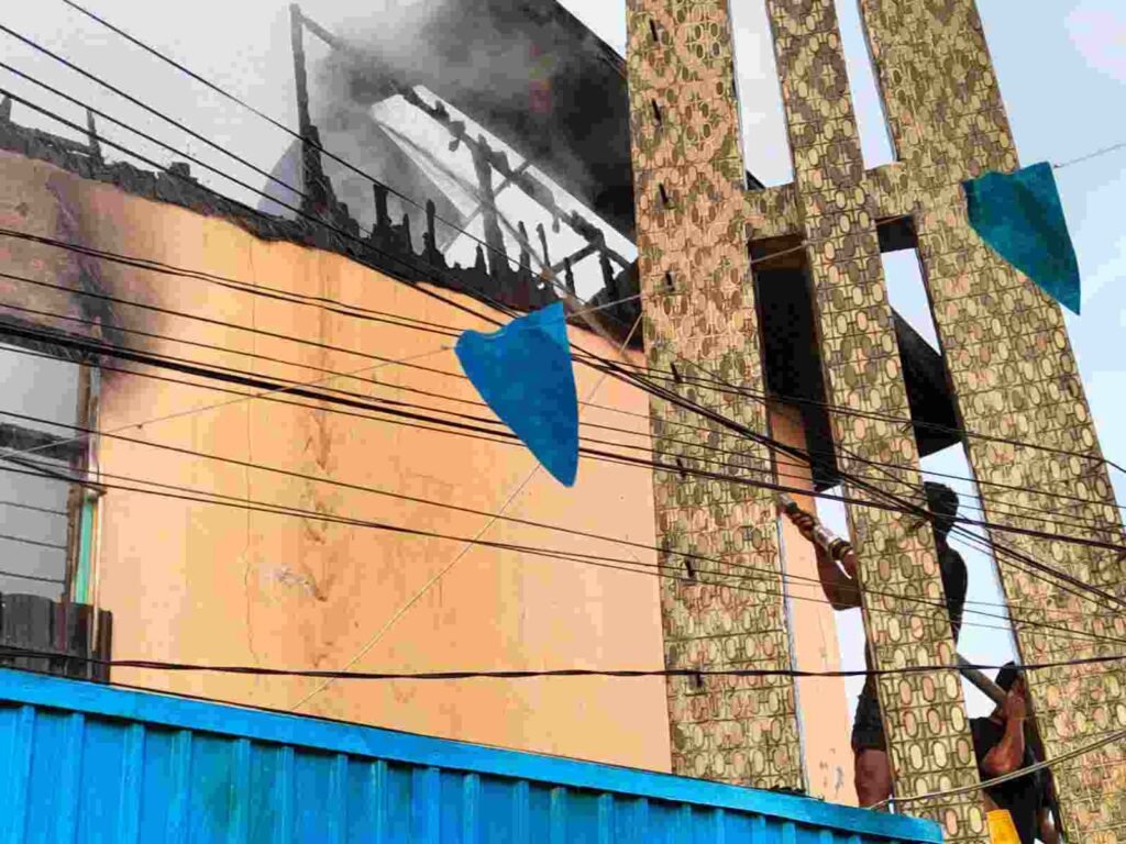 Warga Panik, Rumah Marbot Terbakar di Samarinda