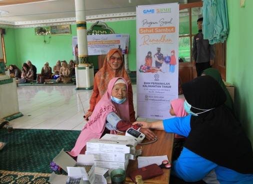 Sinergi BMH-GMB Sambut Ramadhan Periksa Kesehatan Lansia, Bagi Sembako Hingga Mukena PROKALTIM 2 Sinergi BMH-GMB Sambut Ramadhan Periksa Kesehatan Lansia, Bagi Sembako Hingga Mukena