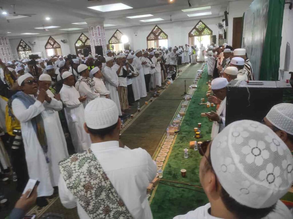 Rabithah Alawiyah Balikpapan Gelar Ziarah Kubro Menuju Masjid Agung At-Taqwa Balikpapan sebagai Tradisi Tahunan Menyambut Ramadhan