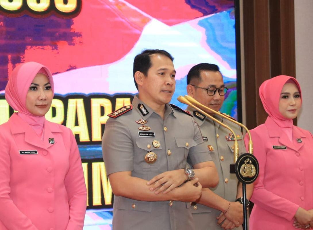 Momen Bahagia Serah Terima Jabatan Dirreskrimsus dan Kapolresta Balikpapan di Polda Kaltim