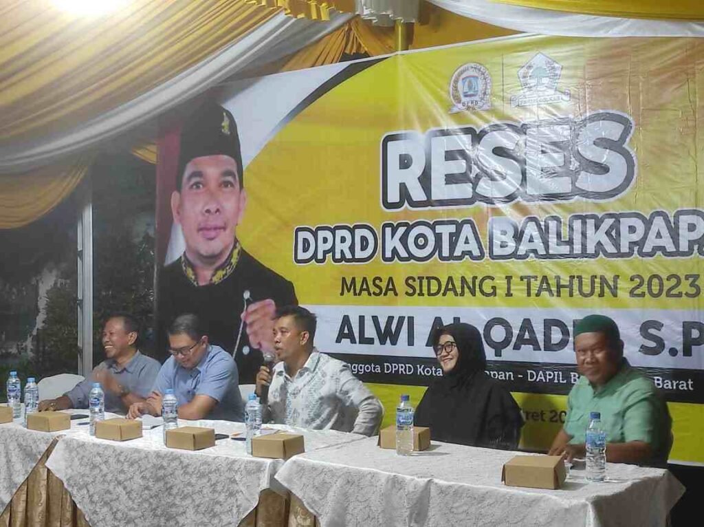 Mencuat Sampah di Pesisir Kelurahan Marga Sari, Saat Reses Alwi