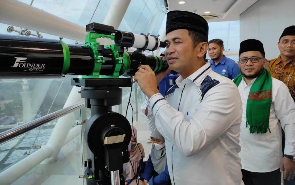 Pemantauan Hilal di Menara Masjid BIC Balikpapan, Hilal Sudah Diatas 7.8 Derajat