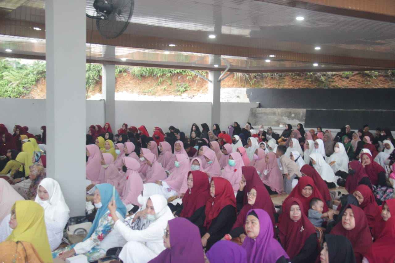 Keluarga Besar Hj Yusdiana Menggelar Pengajian dan Buka Puasa Bersama di Kediamannya PROKALTIM 2 Hj Yusdiana Menggelar Pengajian dan Buka Puasa Bersama di Kediamannya