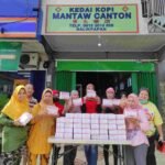Hari ke-14 Ramadhan, Kedai Kopi Mantaw Canton Bagikan Ratusan Takjil ke Pengendara