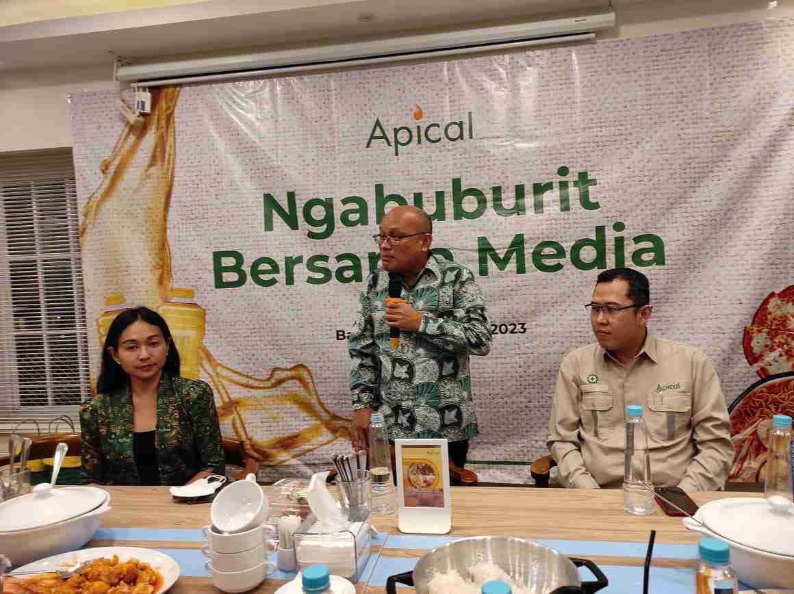 Dua Produk Minyak Goreng Camar dan Harumas, Diperkenalkan Apical Group