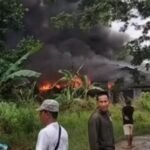 Kepulan Asap Hitam Terlihat Di Samarinda, Gudang Pengepul Plastik Bekas di Sempaja Timur Terbakar