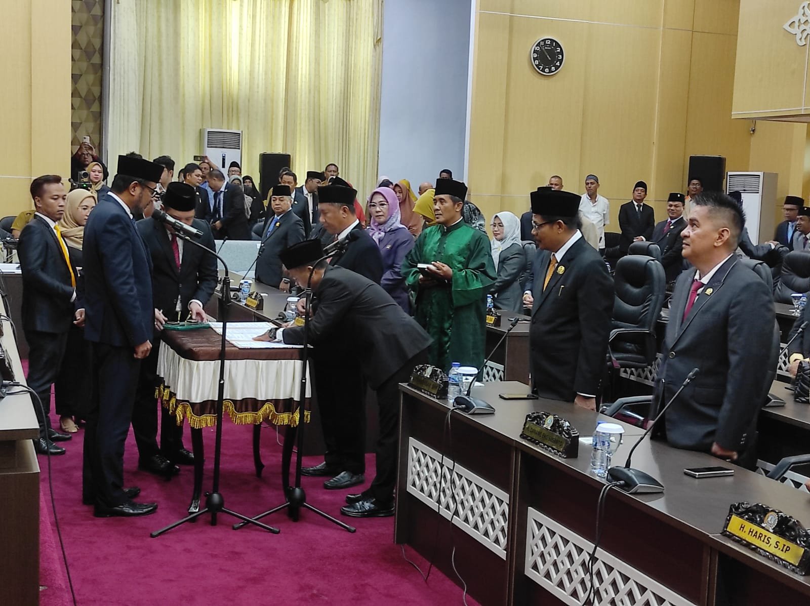 Slamet Iman dan Asep Ahmad Resmi Dilantik Sebagai PAW Anggota DPRD Balikpapan
