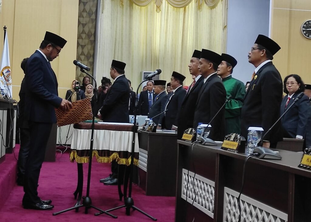 Slamet Iman dan Asep Ahmad Resmi Dilantik Sebagai PAW Anggota DPRD Balikpapan