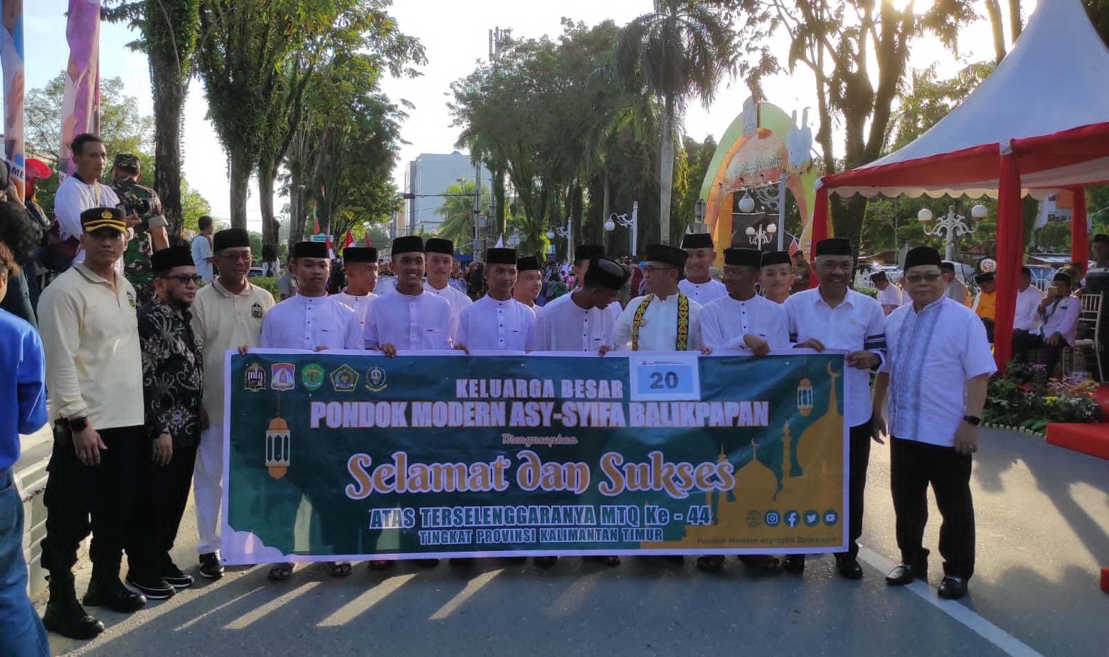 Kontes Puluhan Peserta Karnaval Meriahkan Pawai Ta’aruf MTQ Tingkat Kaltim di Kota Balikpapan