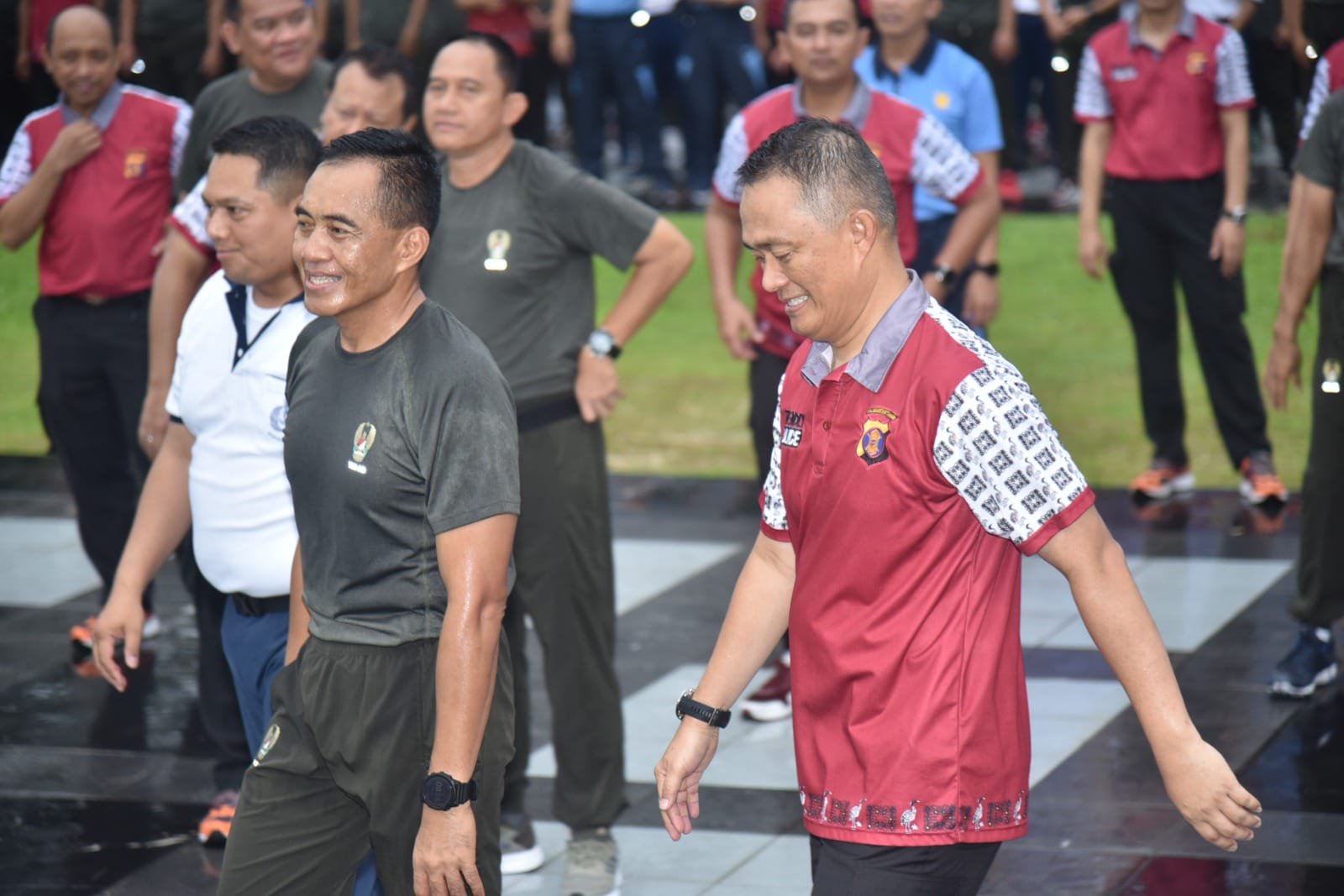 Dengan Jalin Keakraban, Kodam VI/Mlw Bersama Polda Kaltim Gelar Olahraga Bersama