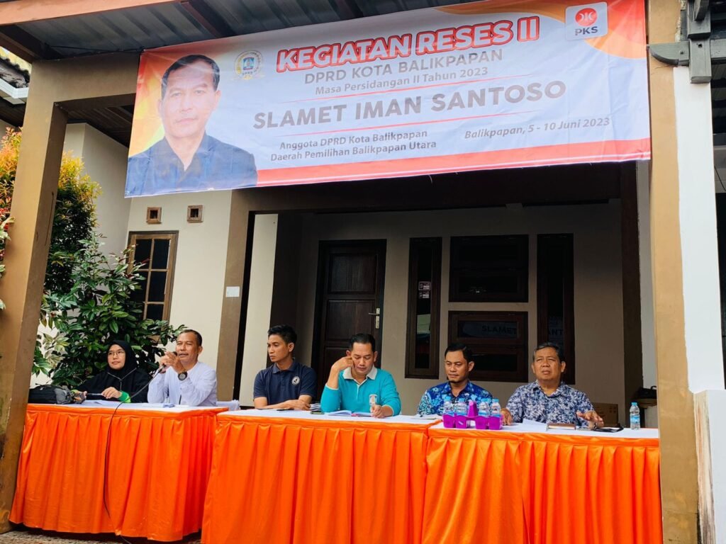 Air Bersih dan Fasum Masih Dikeluhkan Warga Perumahan Wika di Reses Perdana Slamet Iman Santoso