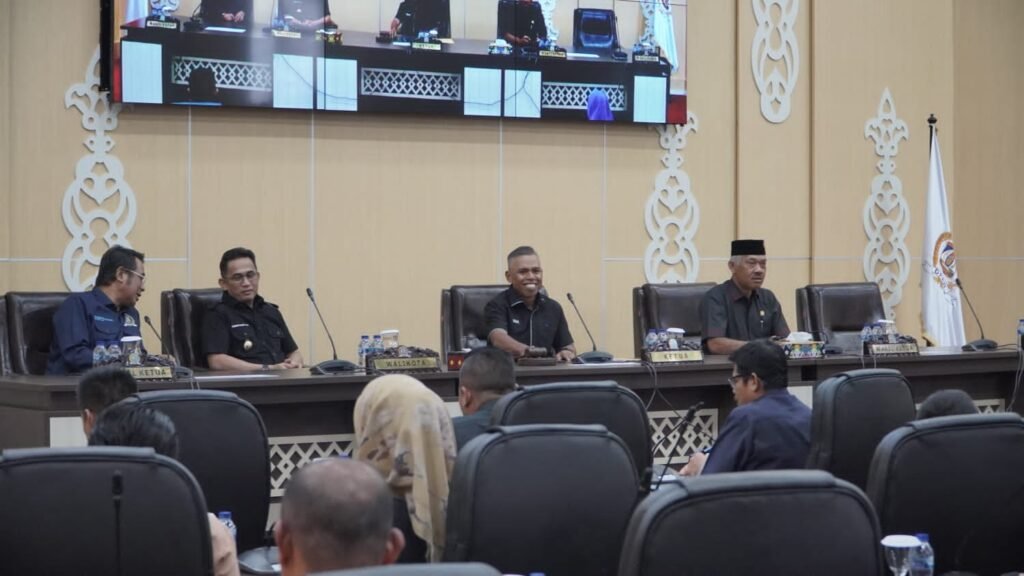 Rapat Paripurna DPRD, Tujuh Fraksi Sampaikan Pandangan Umum
