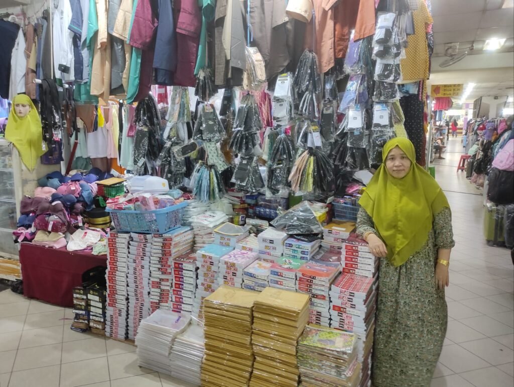 Perlengkapan Alat Sekolah Lengkap di Kios H Irma Lantai Dasar Rapak Plaza