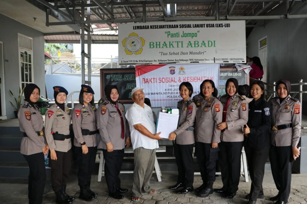 Peringati Hari Jadi Polwan ke-75, Polwan Polda Kaltim Gelar Bakti Sosial dan Kesehatan