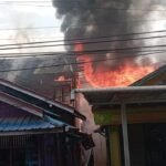 Kebakaran Hanguskan 2 Rumah di Jalan Pelita 2 Samarinda.