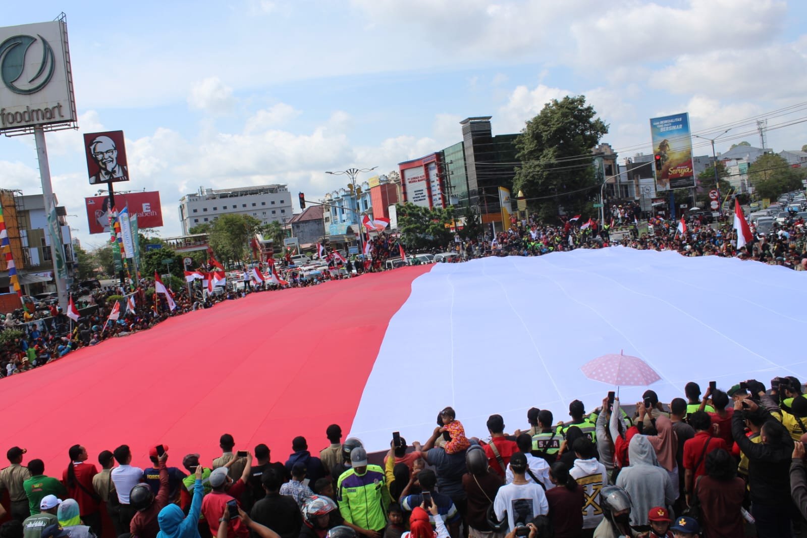 Bendera Raksasa Turut Meriahkan Kemerdekaan RI di Samarinda