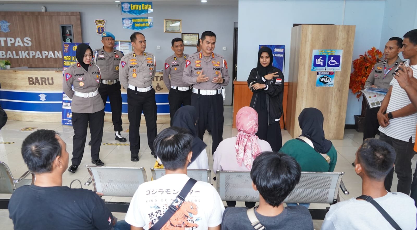 Dir Lantas Polda Kaltim Pantau Pembuatan SIM Untuk Penyandang Disabilitas Tuna Rungu PROKALTIM 1 Dir Lantas Polda Kaltim Pantau Pembuatan SIM Untuk Penyandang Disabilitas Tuna Rungu