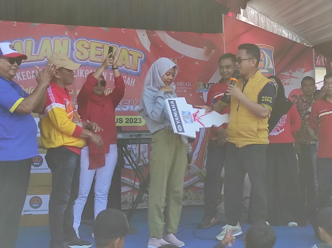 Hadiah 2 Unit Sepeda Motor di Jalan Santai Kecamatan Balikpapan Tengah