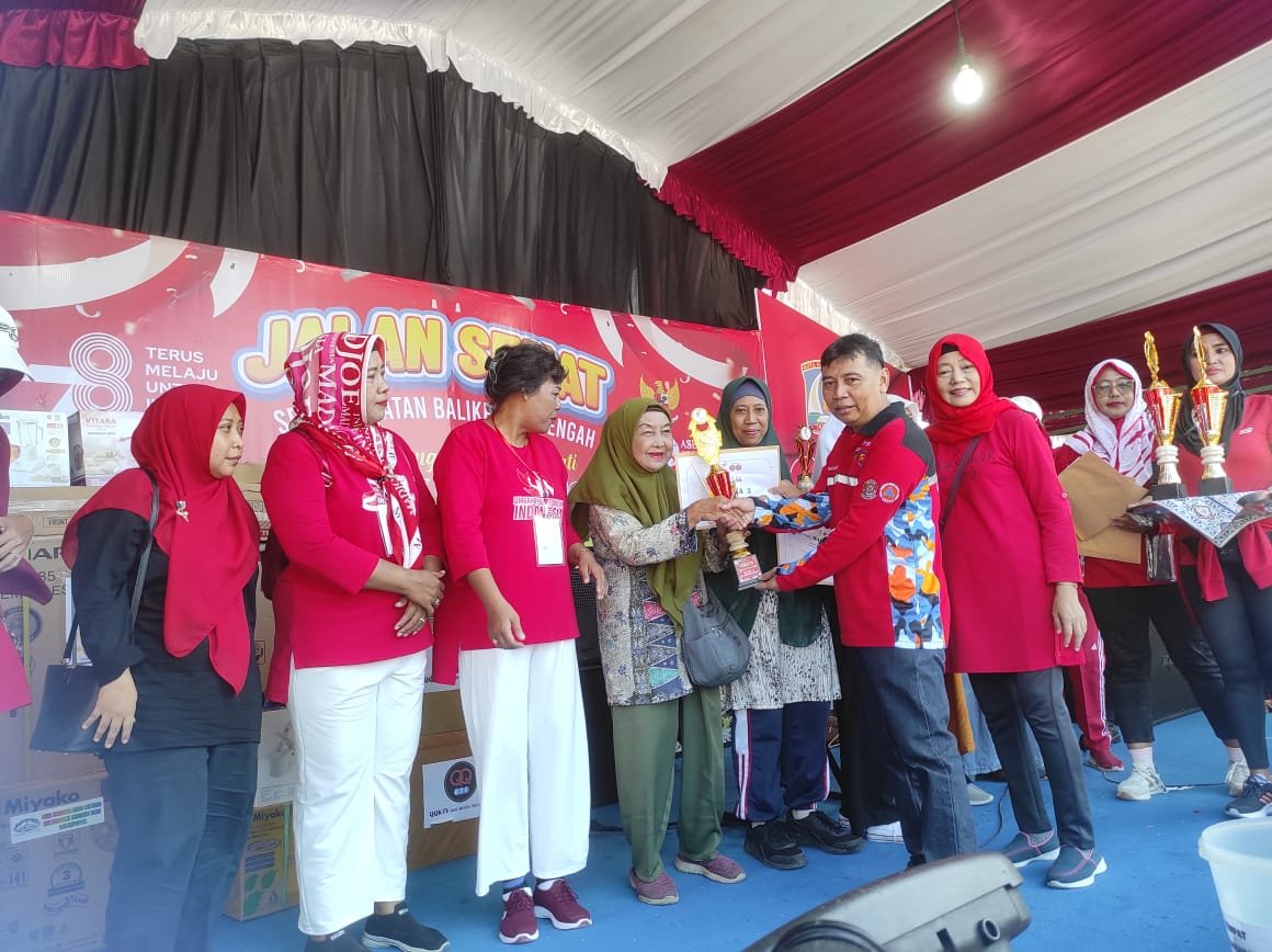 Hadiah 2 Unit Sepeda Motor di Jalan Santai Kecamatan Balikpapan Tengah