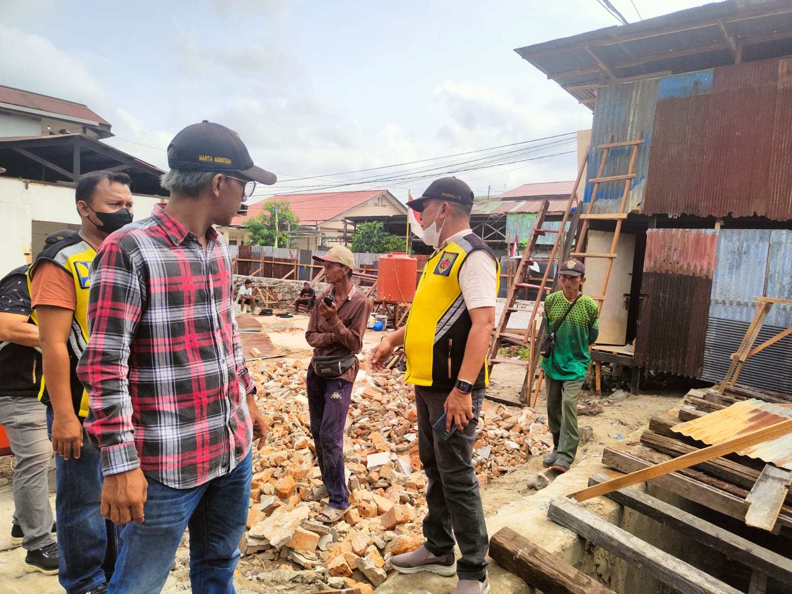 Proyek Bangunan Tak Berizin Disegel PUPR Samarinda